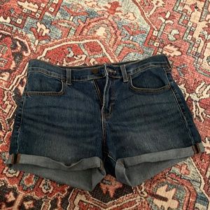 blue denim jean short, by the brand old navy.   size 6